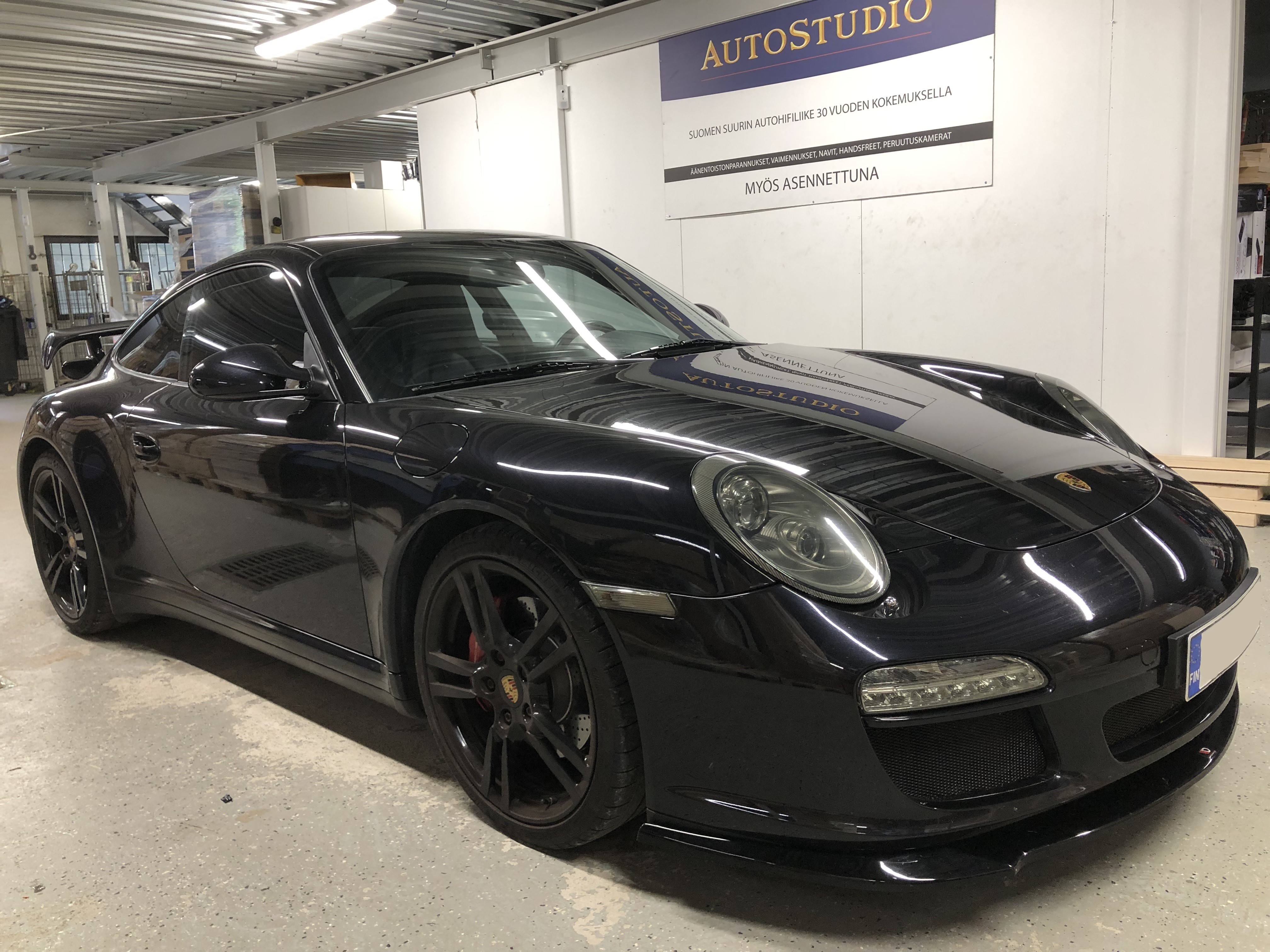 Porsche 911 Carrera 4s 2010 2-din soittimen asennus Porsche 911 Carrera 4s 2010 2-din soittimen asennus