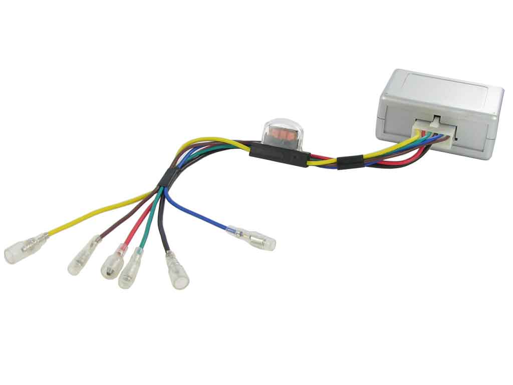 Connects2 24V->12V jännitealennin 10A Connects2 24V->12V jännitealennin 10A