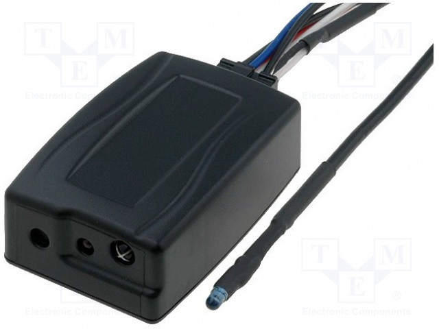 Connects2 UNI-IR yleismallinen rattisäädin adapteri Connects2 UNI-IR yleismallinen rattisäädin adapteri