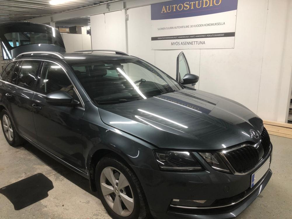 Skoda Octavia Combi 2018 hifipäivitys