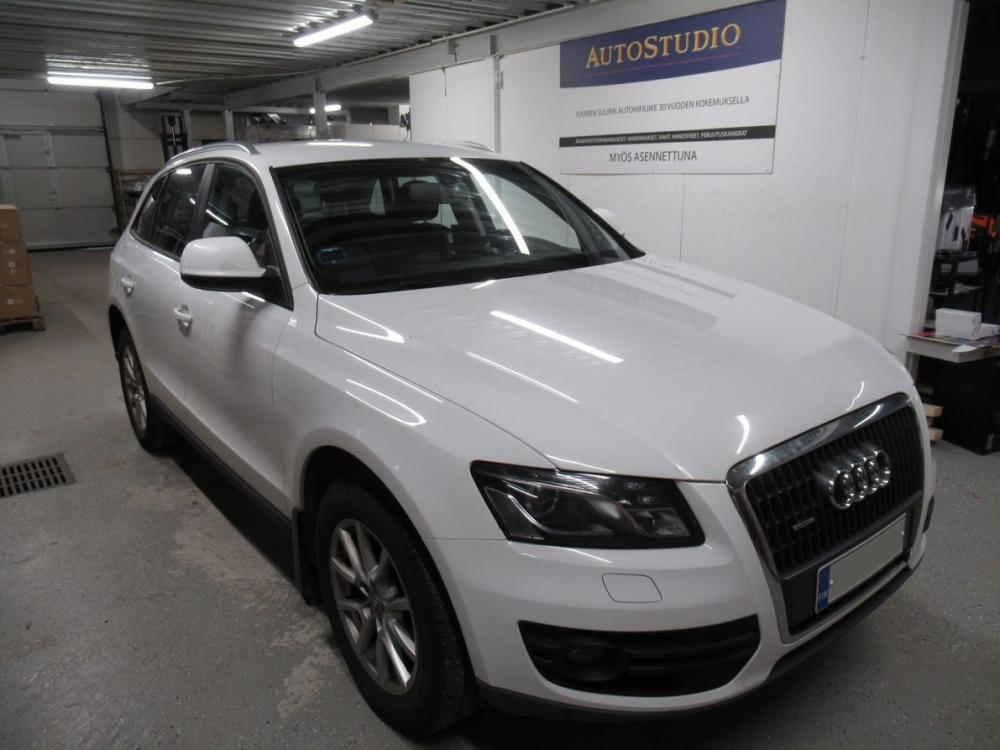 Audi Q5 2011 subbarin asennus